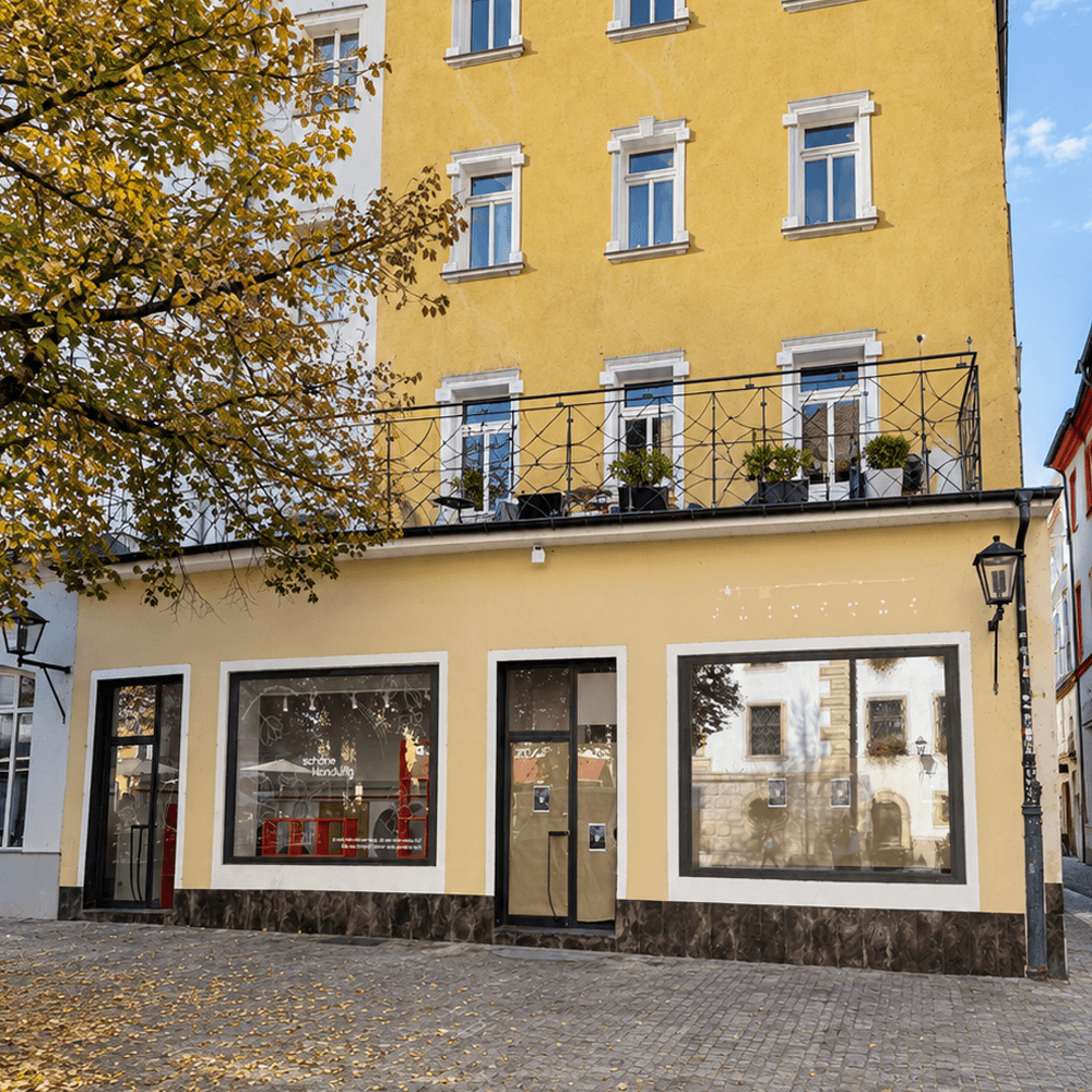 Foto des Eingangs der Scene Filiale in Regensburg